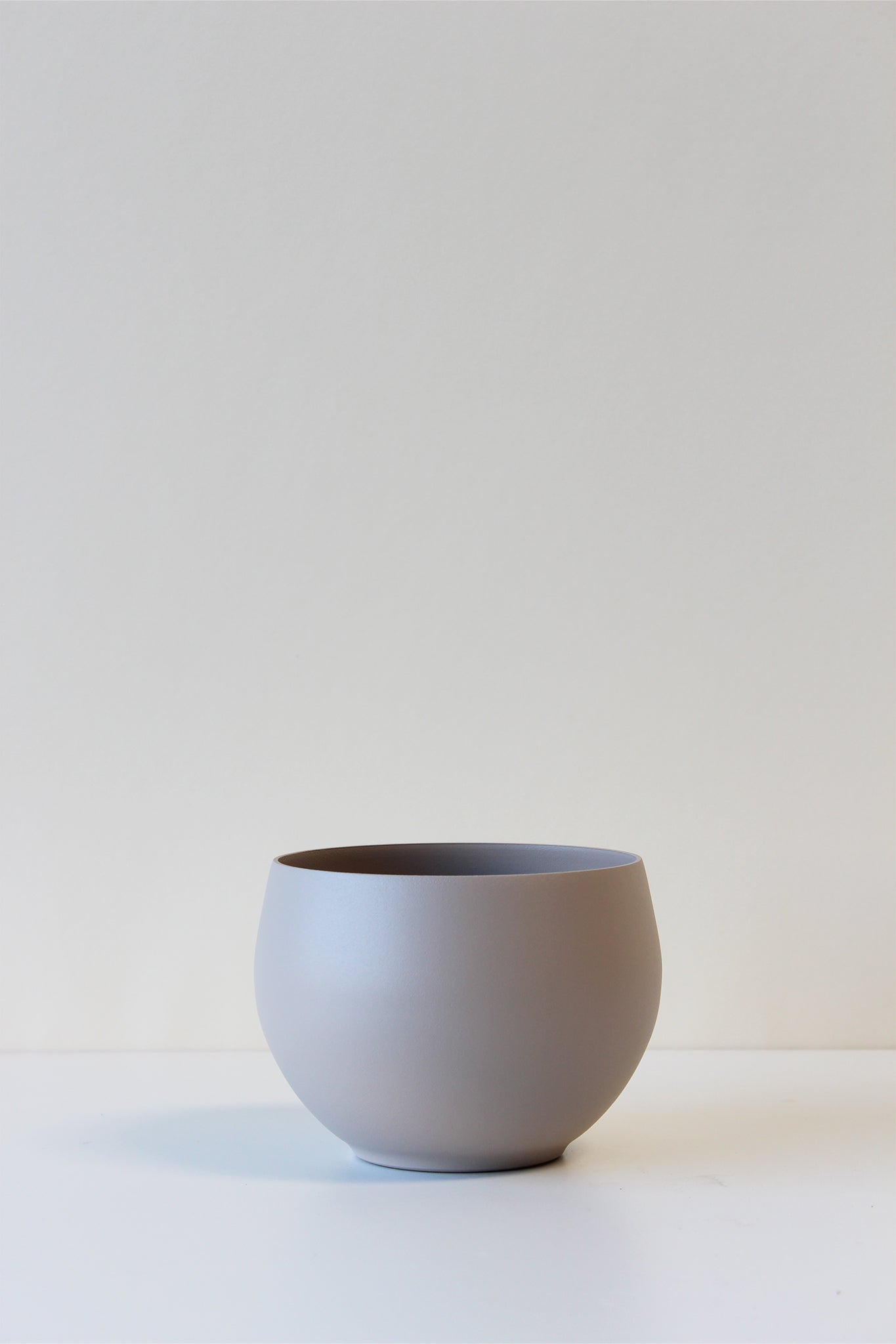 lightweight housplant pot in tan color