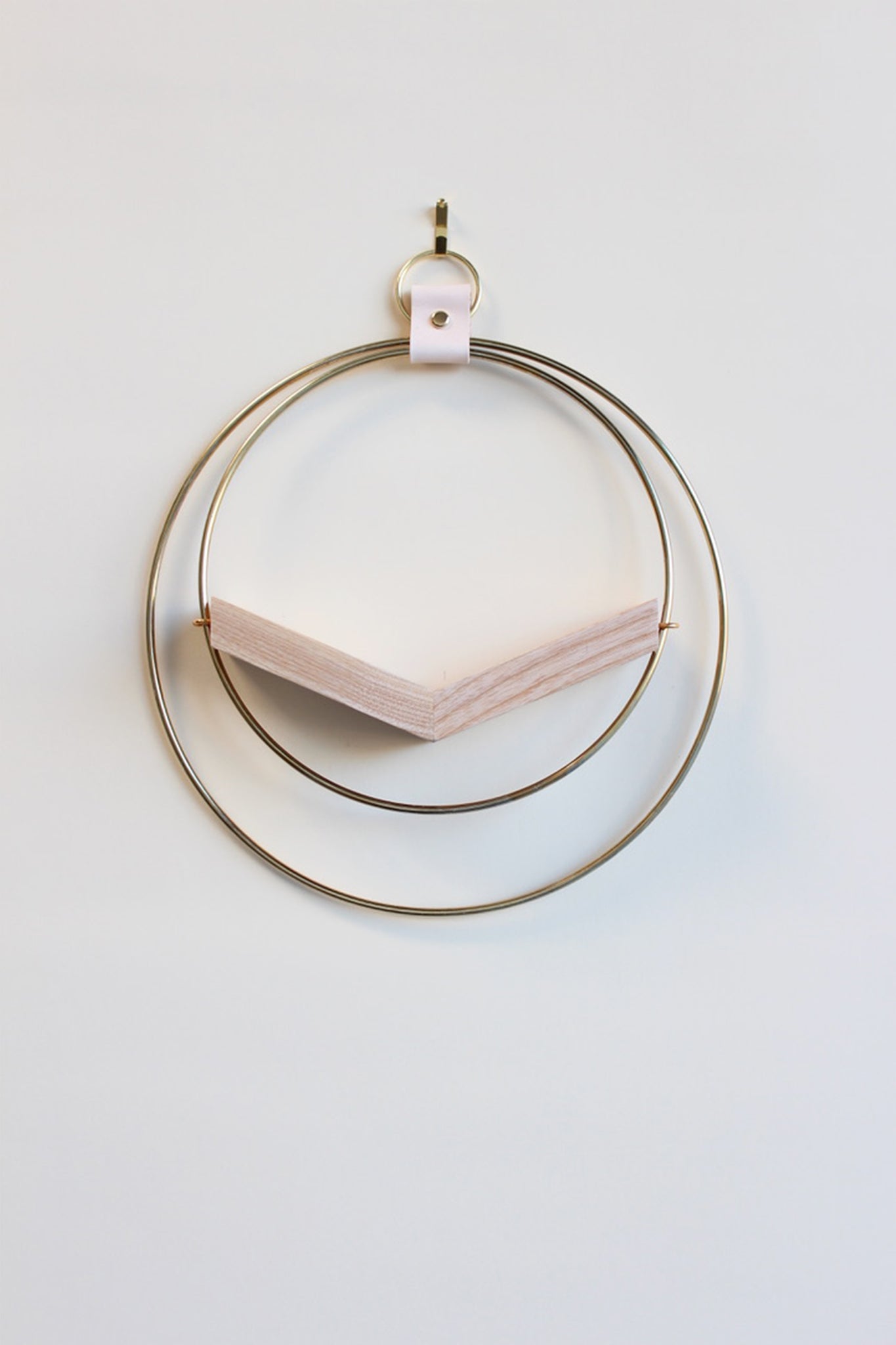 modern wall mounted small v shaped air plant hanger with gold rings and light wood v shelf