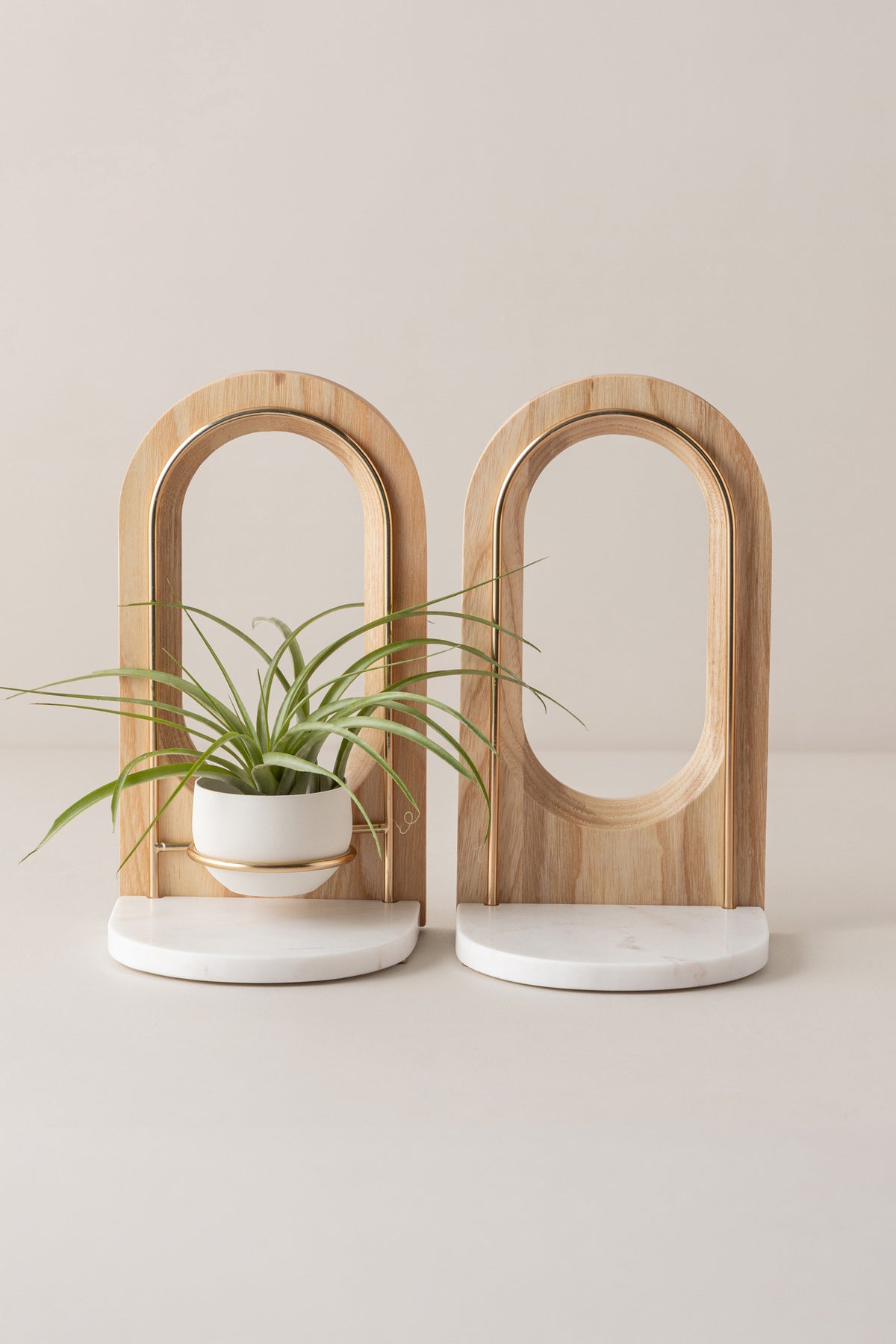 Bevel Bookend Set+ Pot