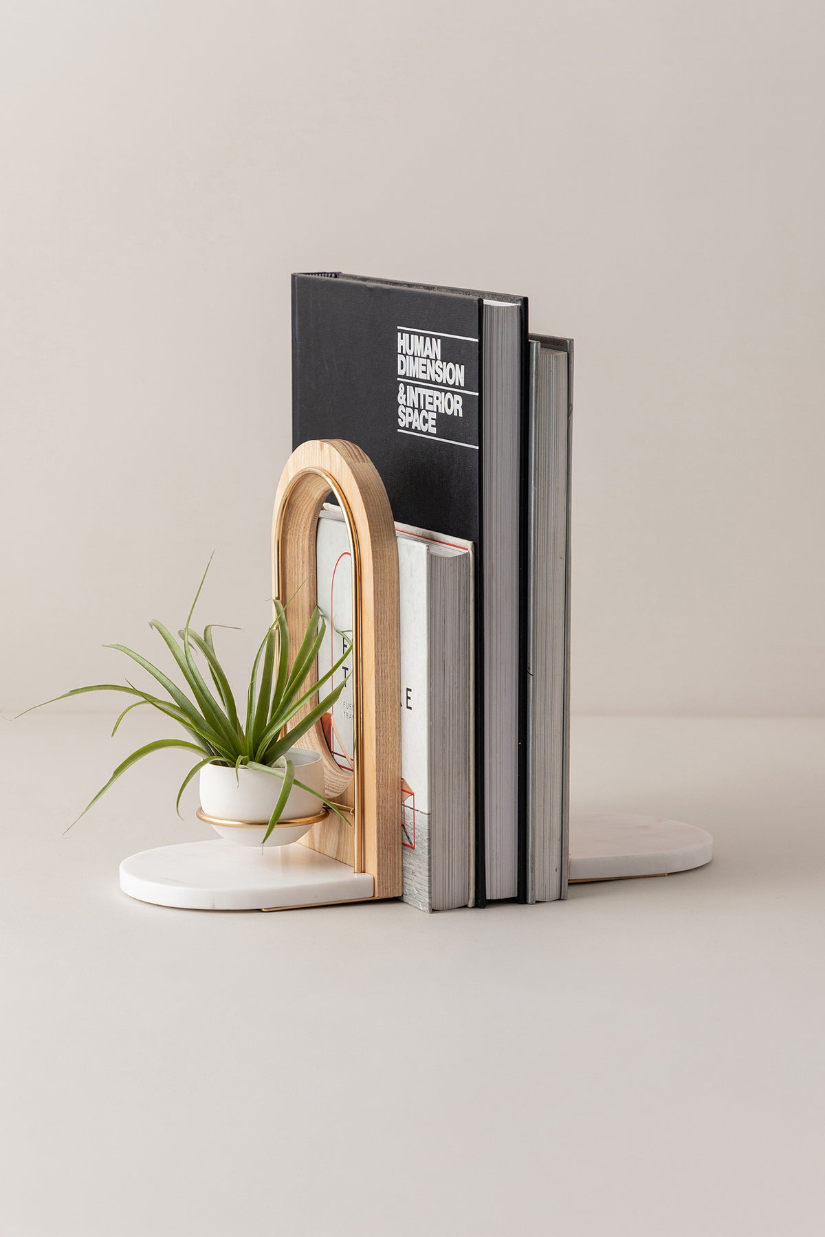 Bevel Bookend Set+ Pot